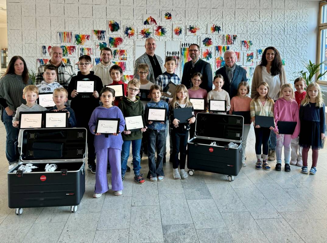 Übergabe iPads an Schulen